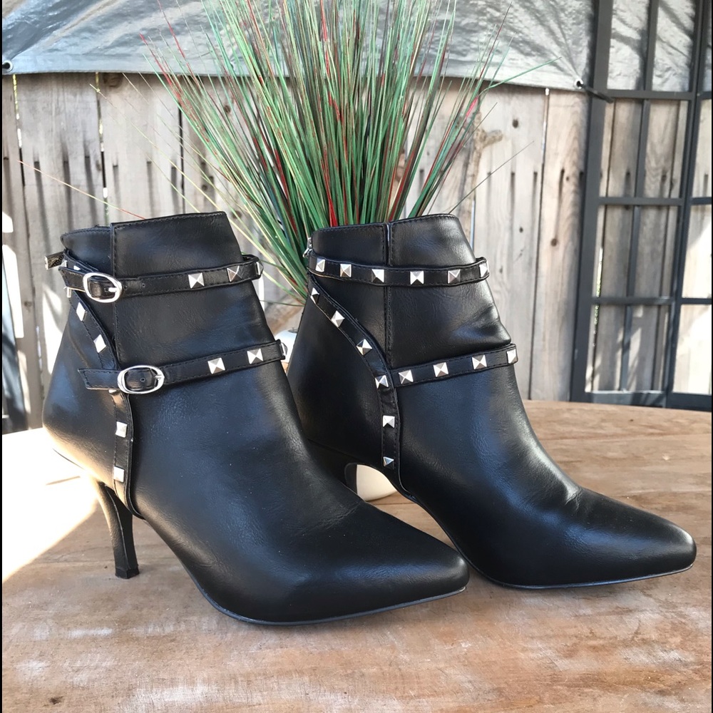 DG2 by Diane Gilman Strappy Ankle Bootie
